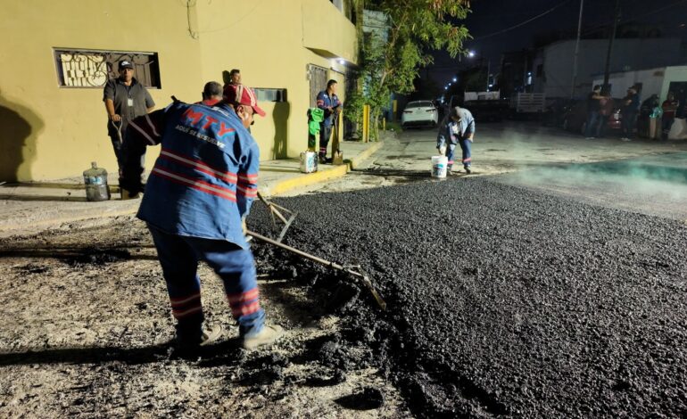 Rehabilita Monterrey avenida Candia en colonia Álvaro Obregón