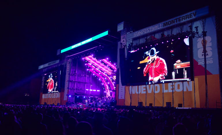 Miles de personas dan el adiós al Fan Fest Más Norteño con la presentación de Carín León