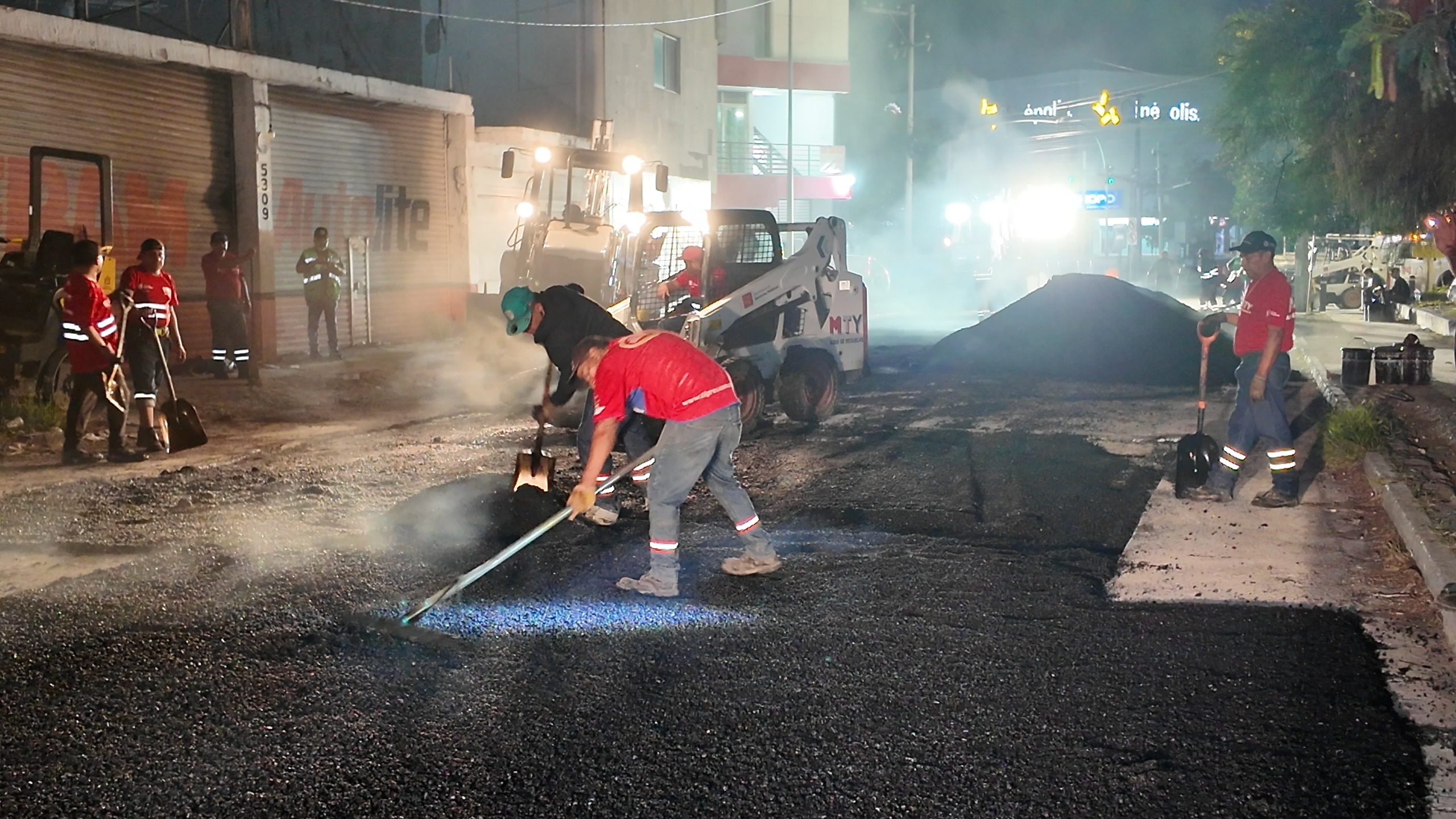 Rehabilita Monterrey avenida María de Jesús Candia en colonia Álvaro Obregón