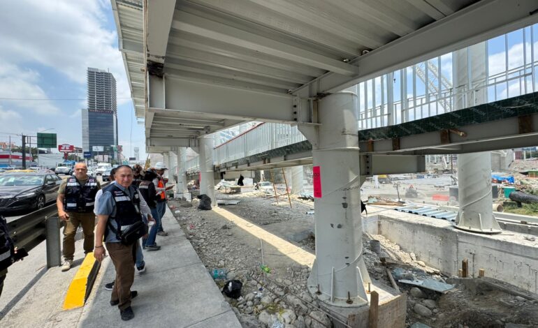 Monterrey le suspende obra al Estado por tapar drenaje pluvial con pilotes de nuevo puente