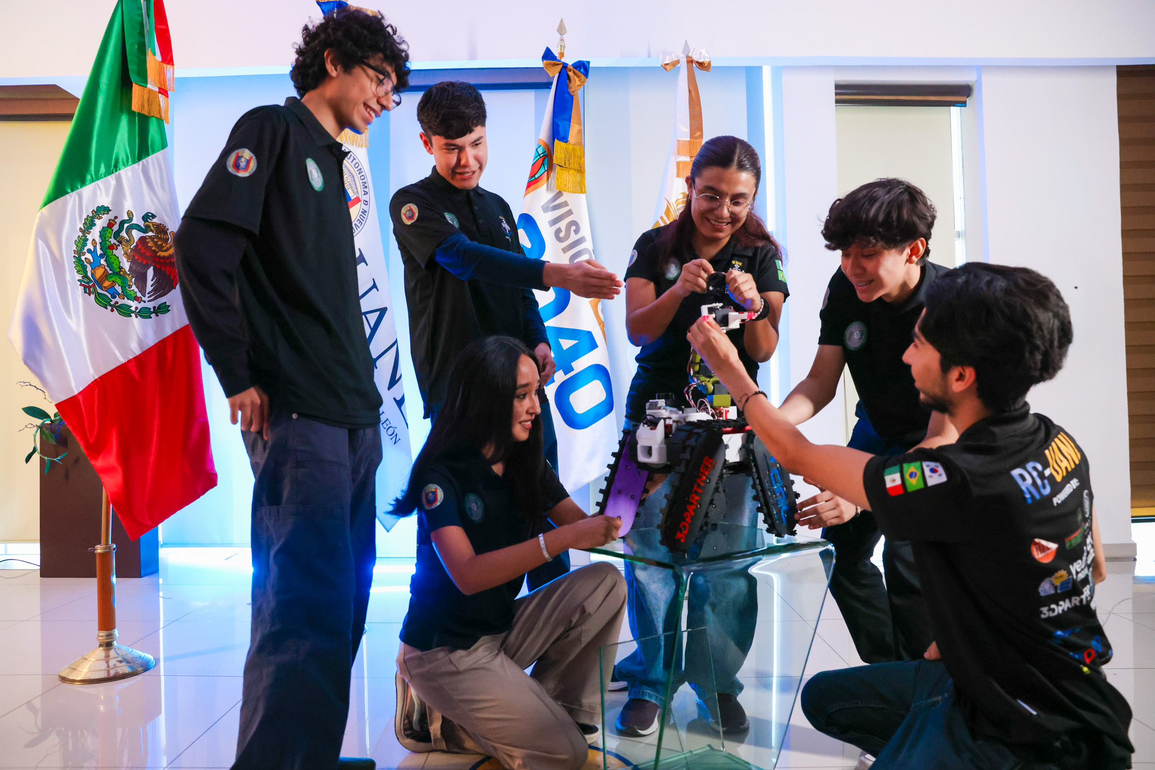 Delegación UANL campeona mundial de Robocup 2026 en Corea
