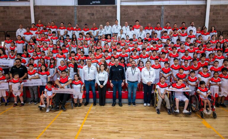 Abandera David de la Peña a 282 atletas que van a la Olimpiada y Paralimpiada estatal