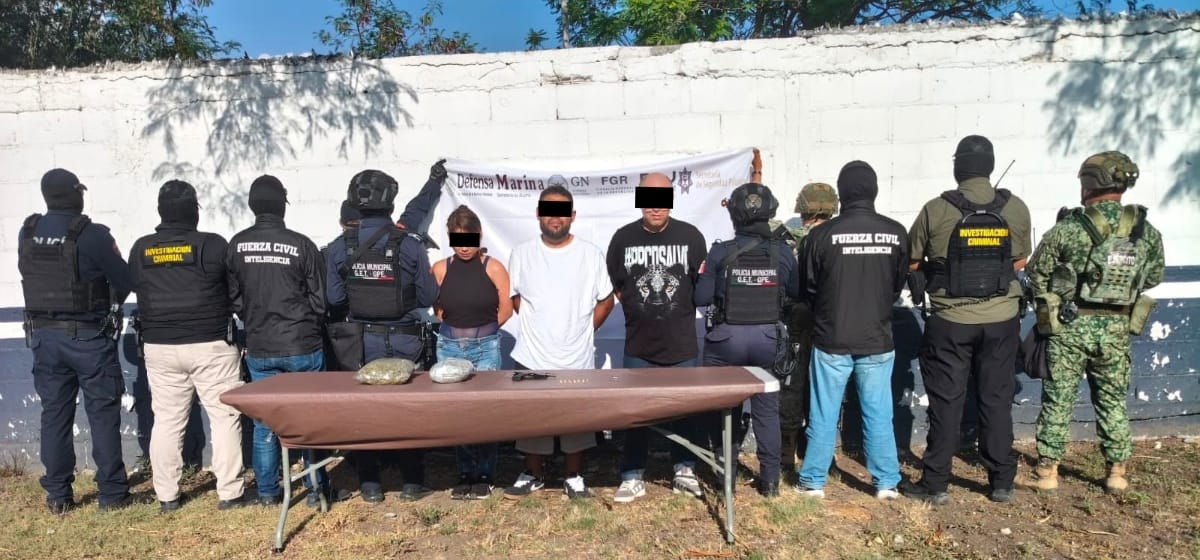 Detienen a gatillero y pareja en Guadalupe; trata de esconderse en narcotiendita