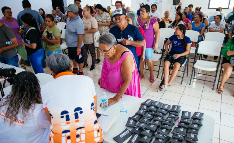 Apoyan salud visual de guadalupenses con lentes gratuitos