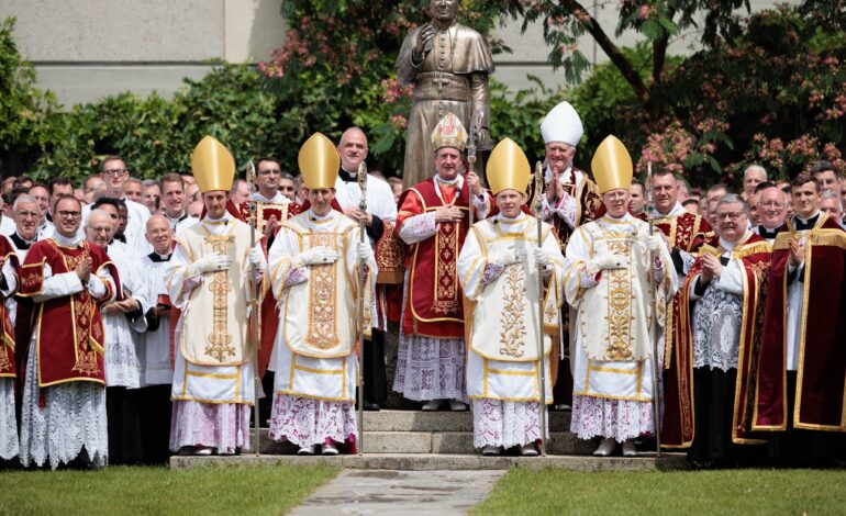 El Vaticano excomulga a 750 obispos y sacerdotes cismáticos de la Fraternidad Sacerdotal San Pío X