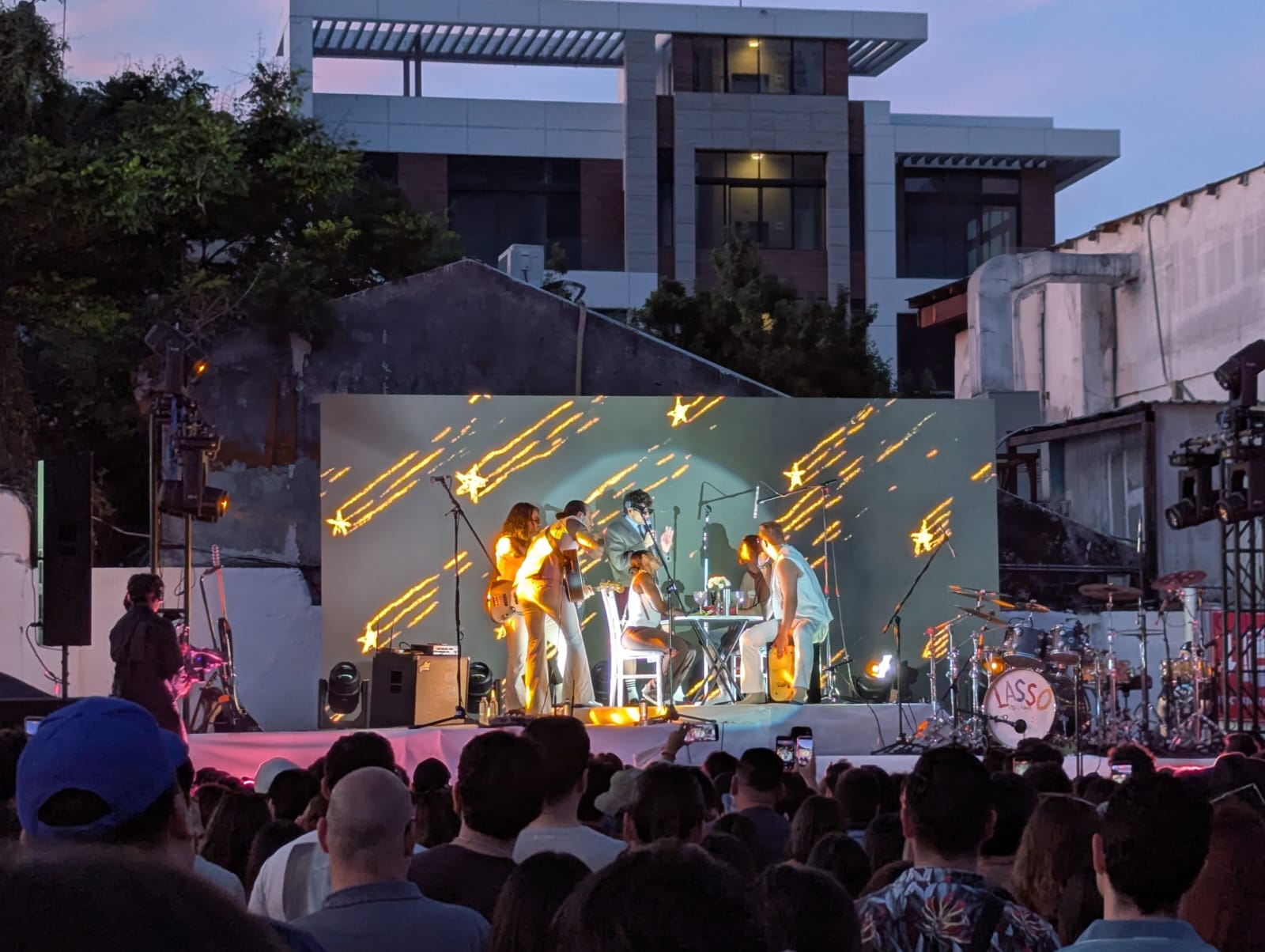 Sampetrinos vuelven a darle vida al Centrito Valle con Concierto de Lasso
