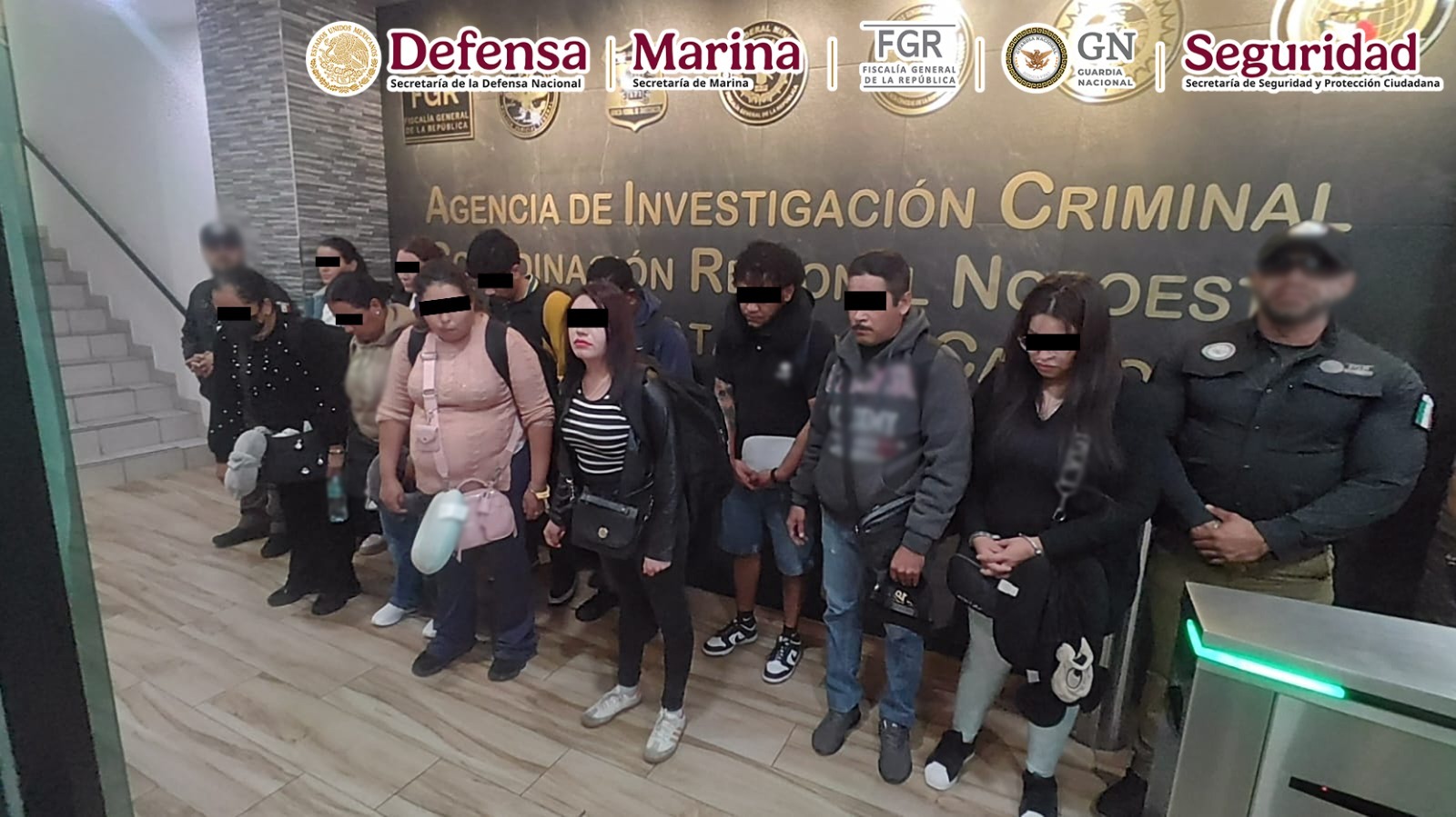 ¡Golosos! Caen 11 pasajeros con 165 kilos de cocaína en aeropuerto de Tijuana