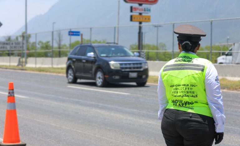 Realiza Tránsito de Monterrey operativos en Carretera Nacional