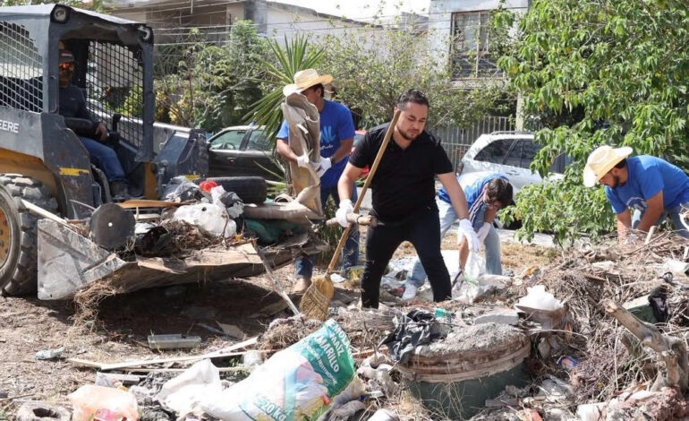 Vecinos invitan al diputado Miguel Lechuga a limpiar límites de Santa con San Pedro
