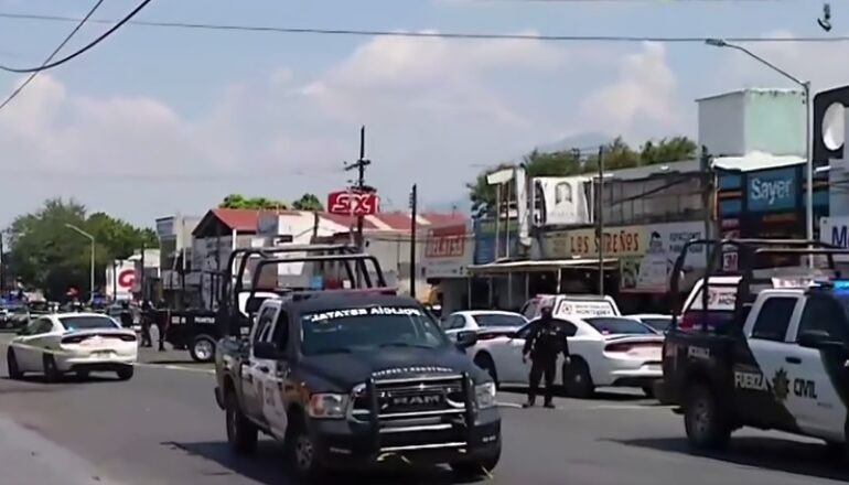 Siguen y ejecutan a conductor sobre la Av. Penitenciaría en Monterrey