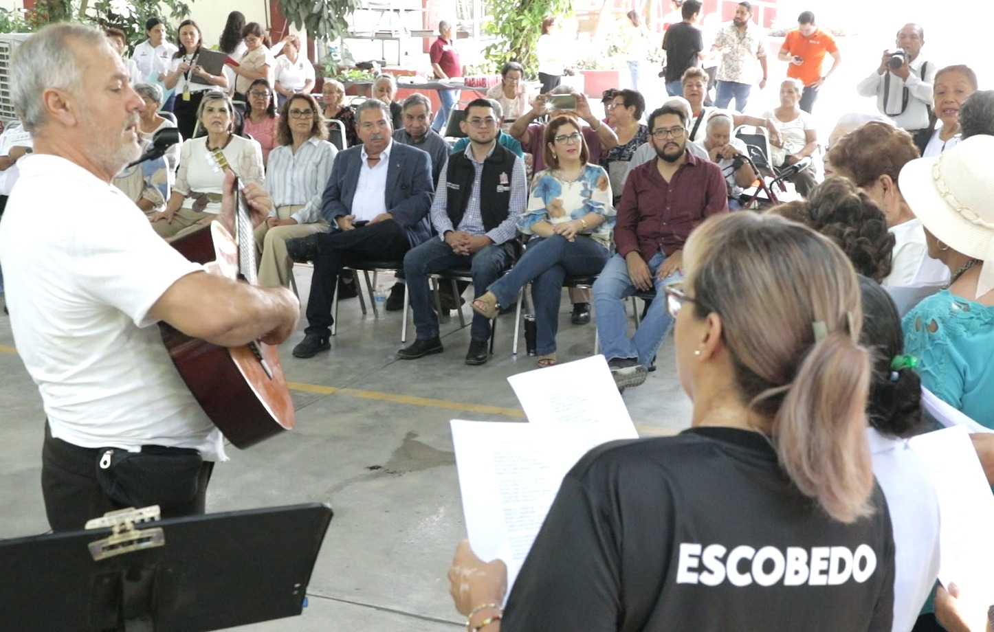 Se gradúan Adultos Mayores en Taller de Educación Digital en Municipio de  Escobedo