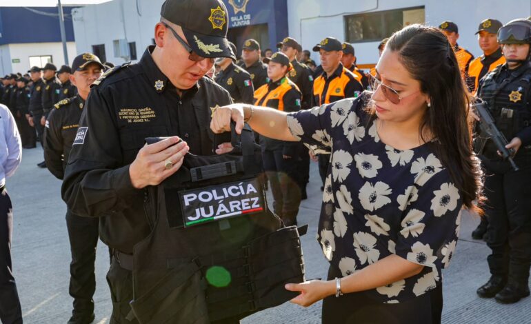 Entrega Mónica Oyervides mil 300 nuevos uniformes y equipamiento táctico a elementos de la Secretaría de Seguridad y Protección Ciudadana