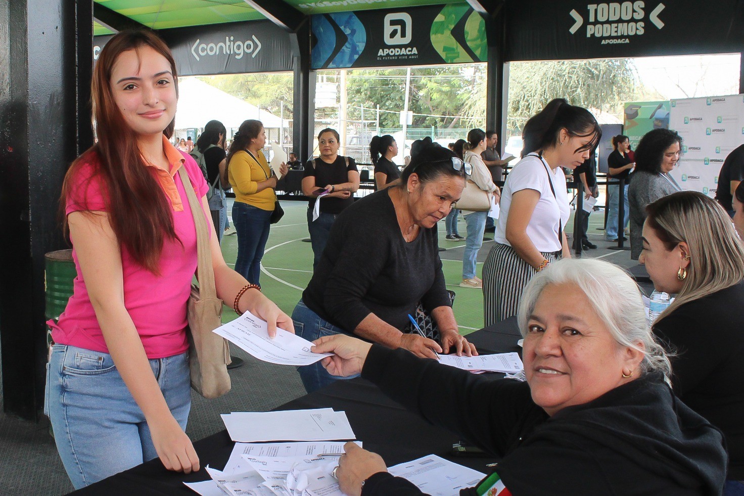 Apodaca abre opciones de apoyo para estudiantes