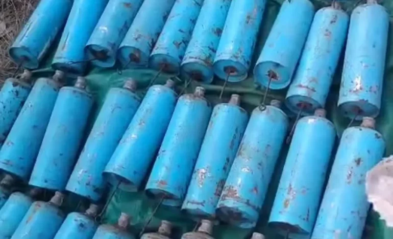 Hallan narcocampamento donde se fabricaban bombas en sierra de Guerrero
