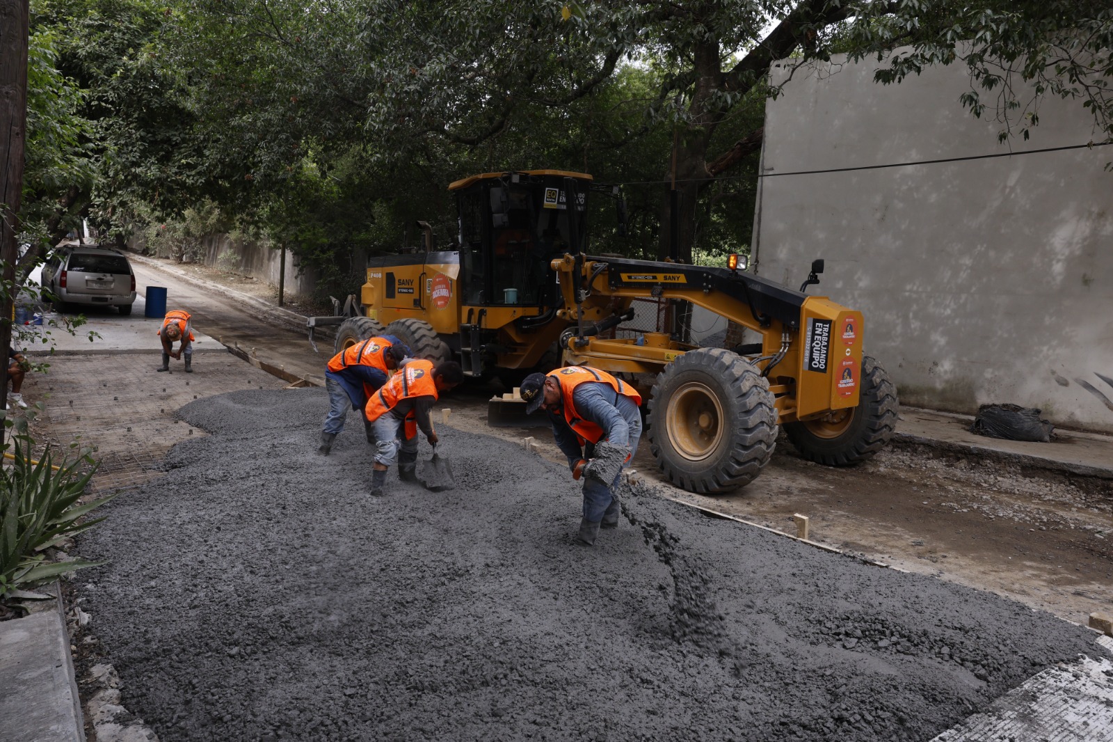 Gudalupe le mete concreto armado a calles de Rincón de la Sierra