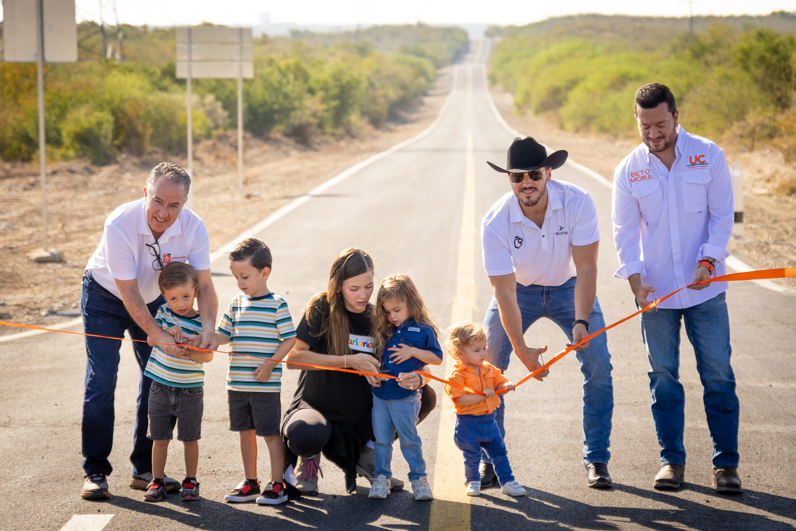 Inauguran Samuel y Mariana nueva Carretera Entre Presas en la Región Citrícola