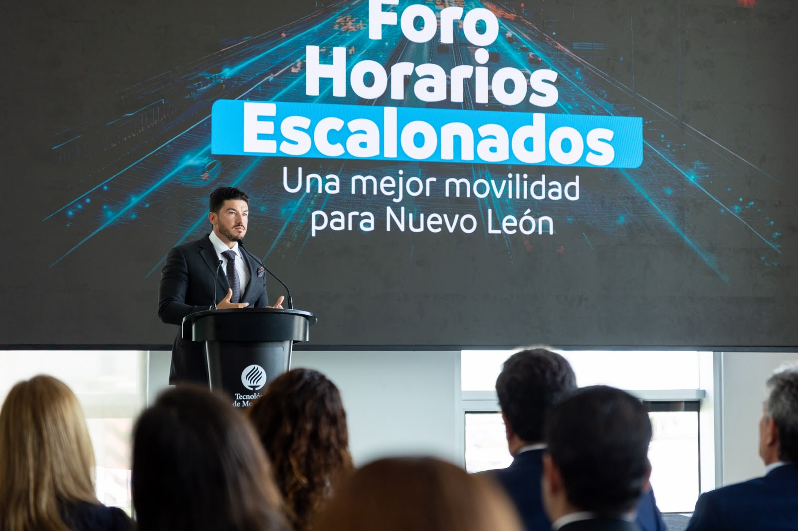 Presenta Samuel García estrategia de horarios escalonados a Cámaras empresariales