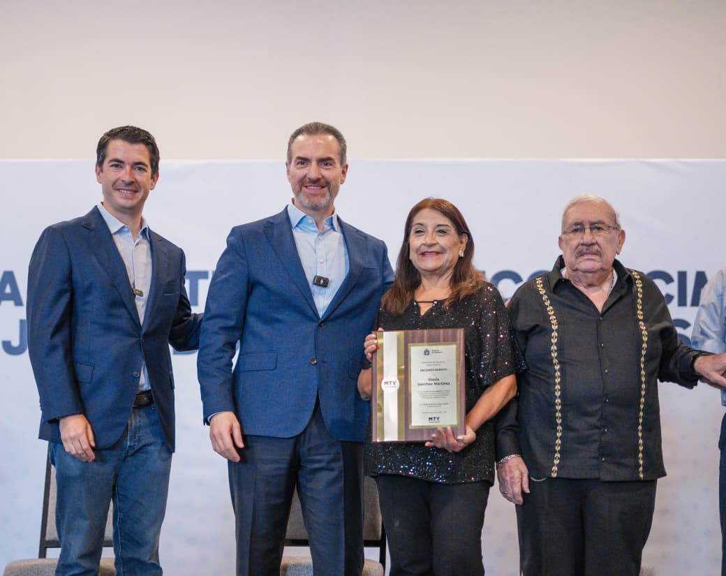 Reconoce Monterrey a servidores públicos jubilados y pensionados por sus años de servicio