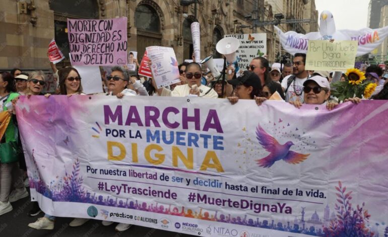 Realizan primer marcha por la legalización de la eutanasia