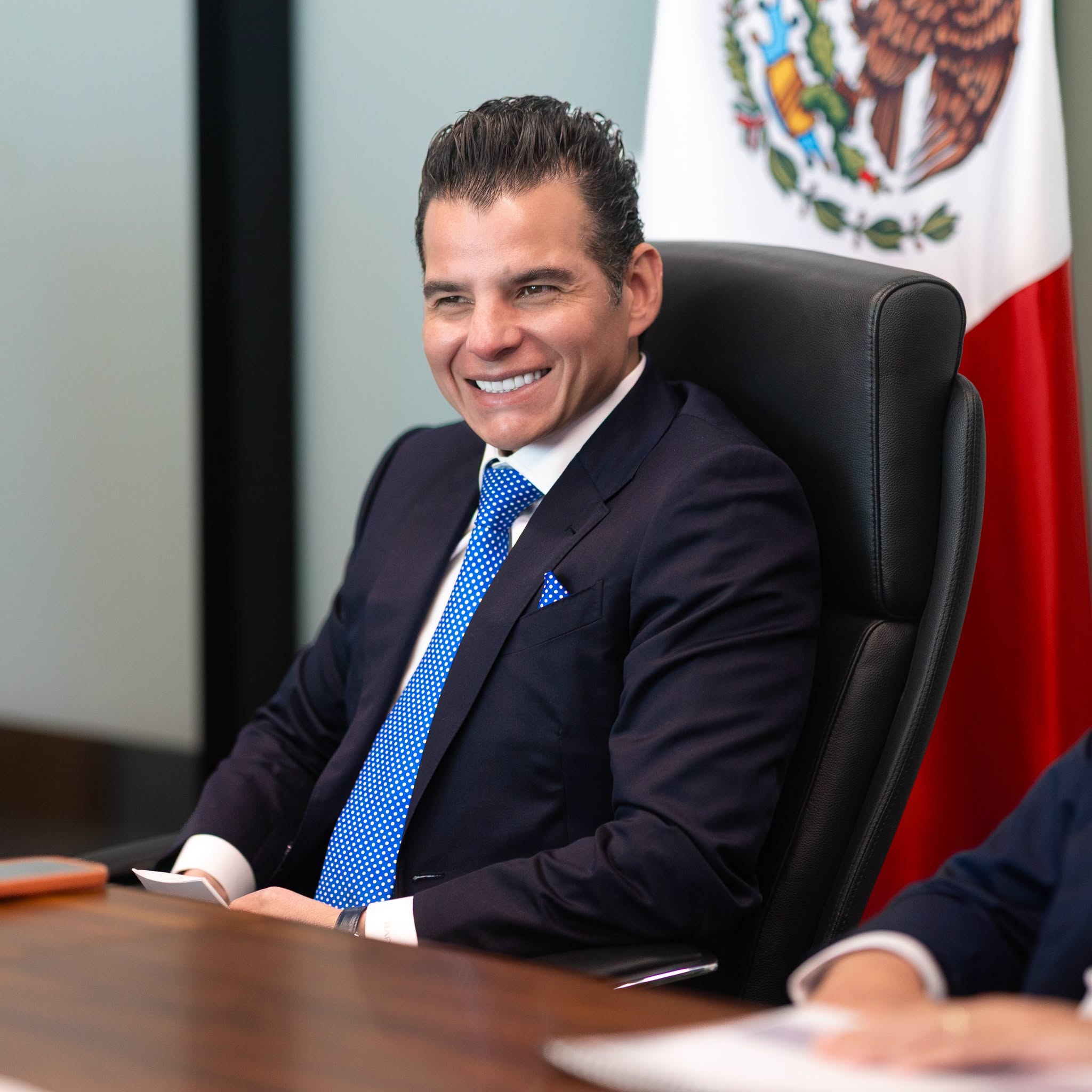 En Nuevo León se invierte para el futuro en Educación, asegura Miguel Flores