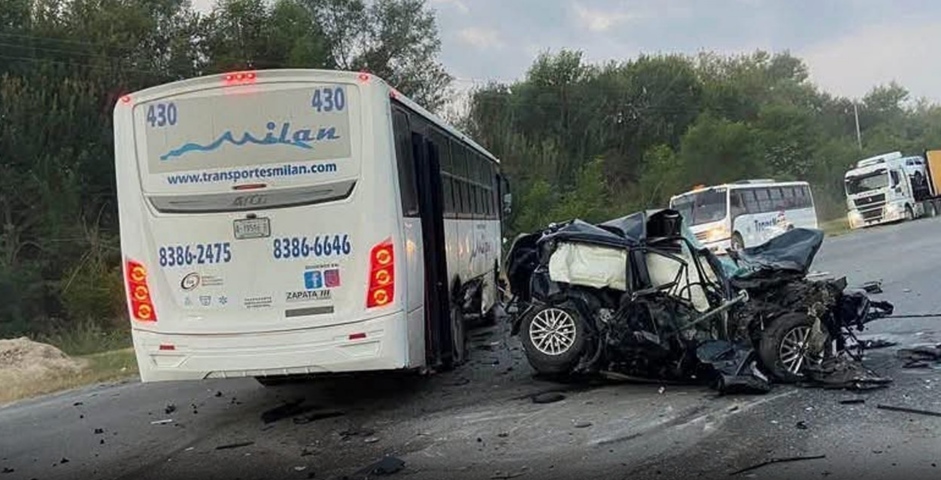 Choque en Pesquería deja tres muertos y 29 heridos
