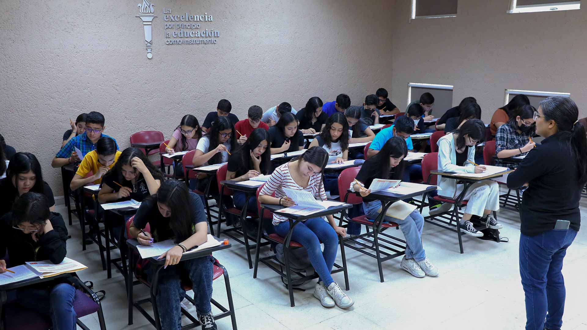 Eliminará NL examen de admisión para preparatoria