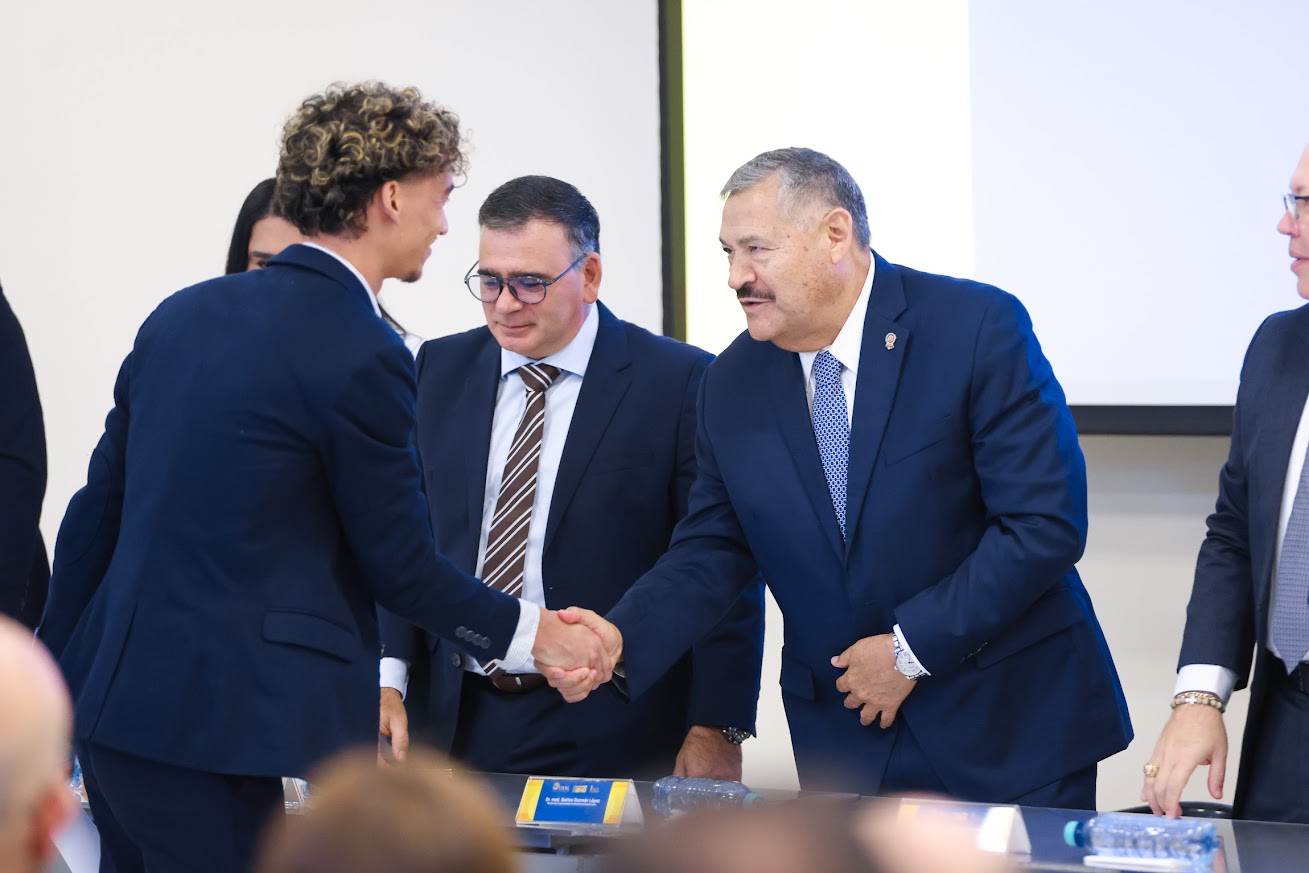 Arriban estudiantes nacionales y extranjeros a campus de la UANL