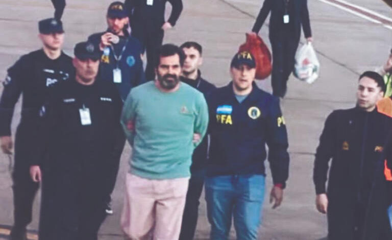 Fernando Farías llega a México y directo al del Penal del Altiplano