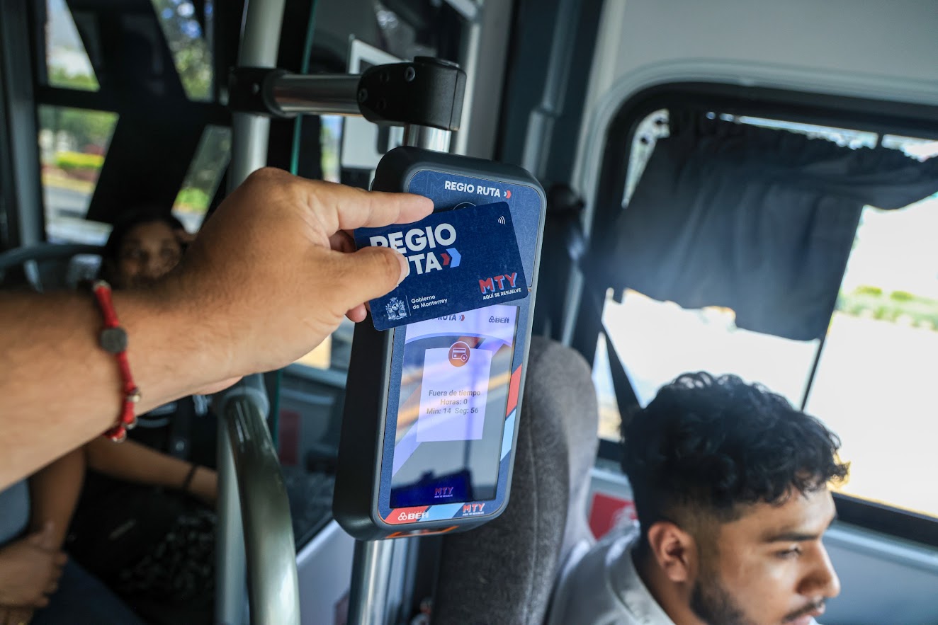 Invita Gobierno de Monterrey a tramitar la tarjeta de la Regio Ruta