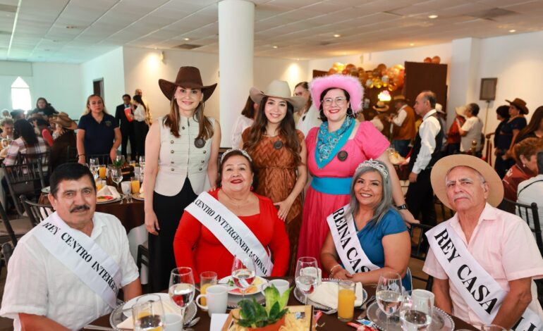 Celebra San Pedro a los adultos mayores con la coronación del Rey y la Reina