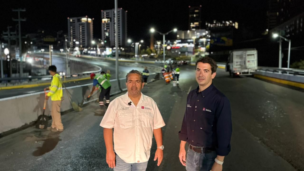 Gobierno de Monterrey realiza operativo nocturno de mantenimiento en San Jerónimo