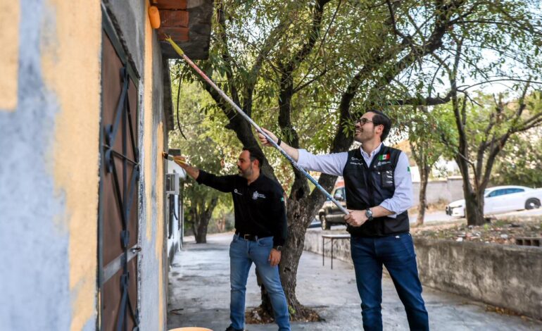 Cambian David De la Peña la fachada de más de 200 casas con programa «Santiago se Pinta»