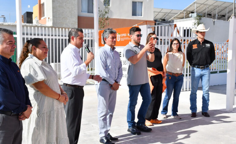 Inauguran Samuel y Mariana kínder en Ciénega y entregan kits escolares