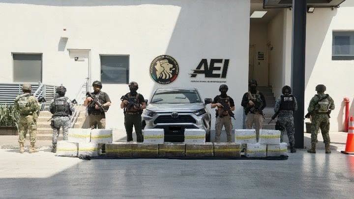 Caen dos de Sinaloa con 200 kilos de cristal tras persecución en Monterrey