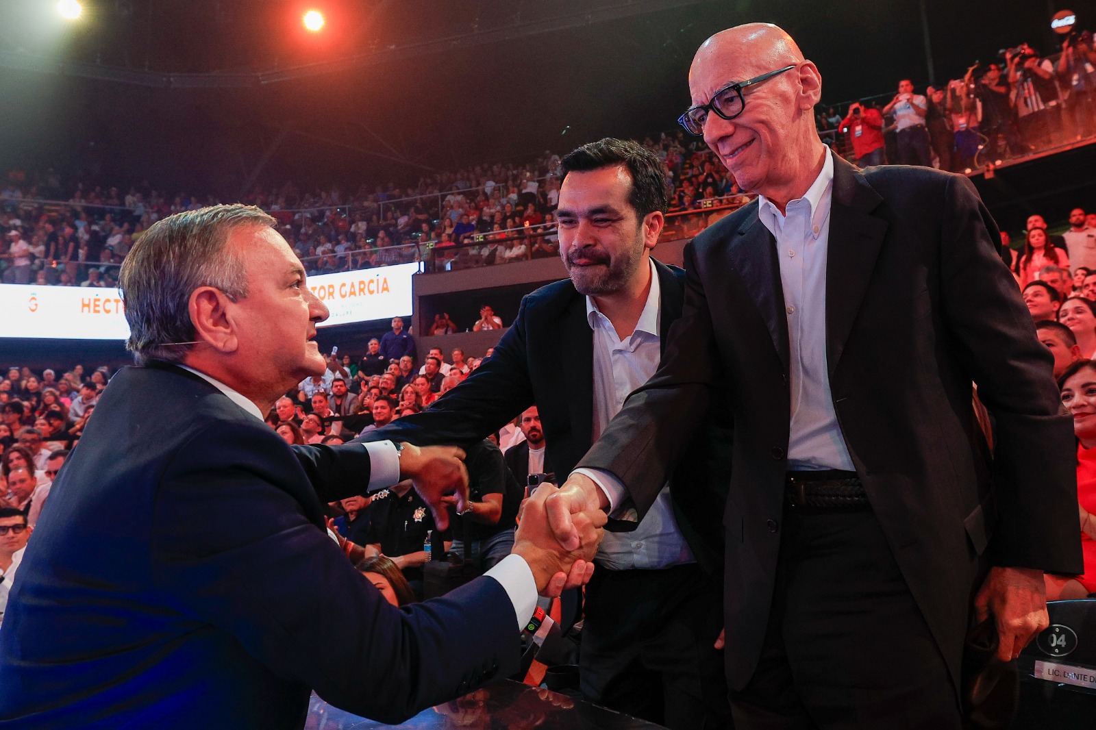 Consolida Héctor García su liderazgo en Segundo Informe