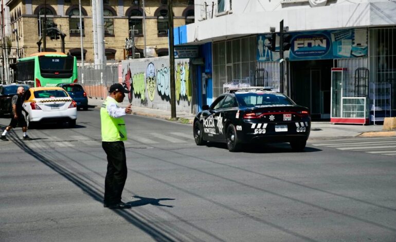 Implementa Tránsito de Monterrey operativo por semáforos apagados
