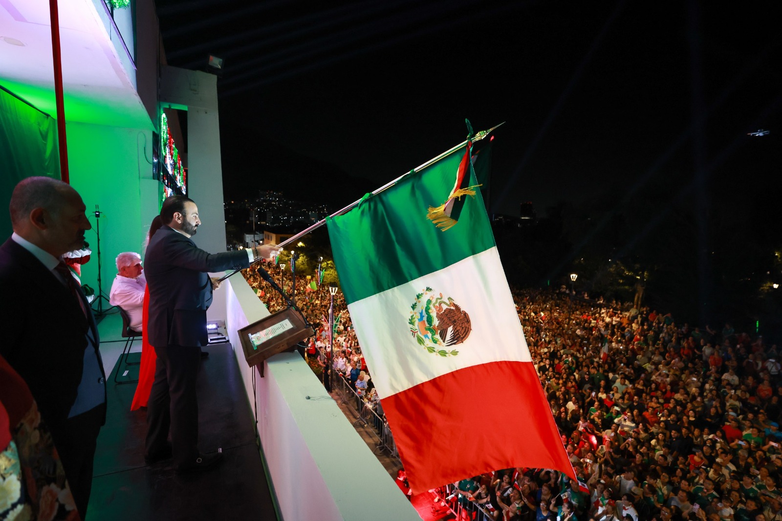 Reúne San Pedro a miles de familias para conmemorar la Independencia de México