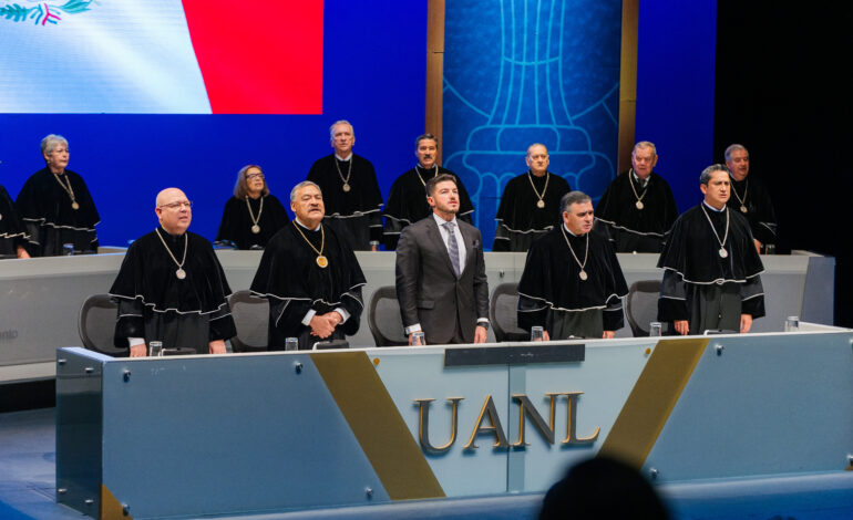 Encabeza Gobernador en entrega de distinción Honoris Causa y Medalla Alfonso Reyes de la UANL