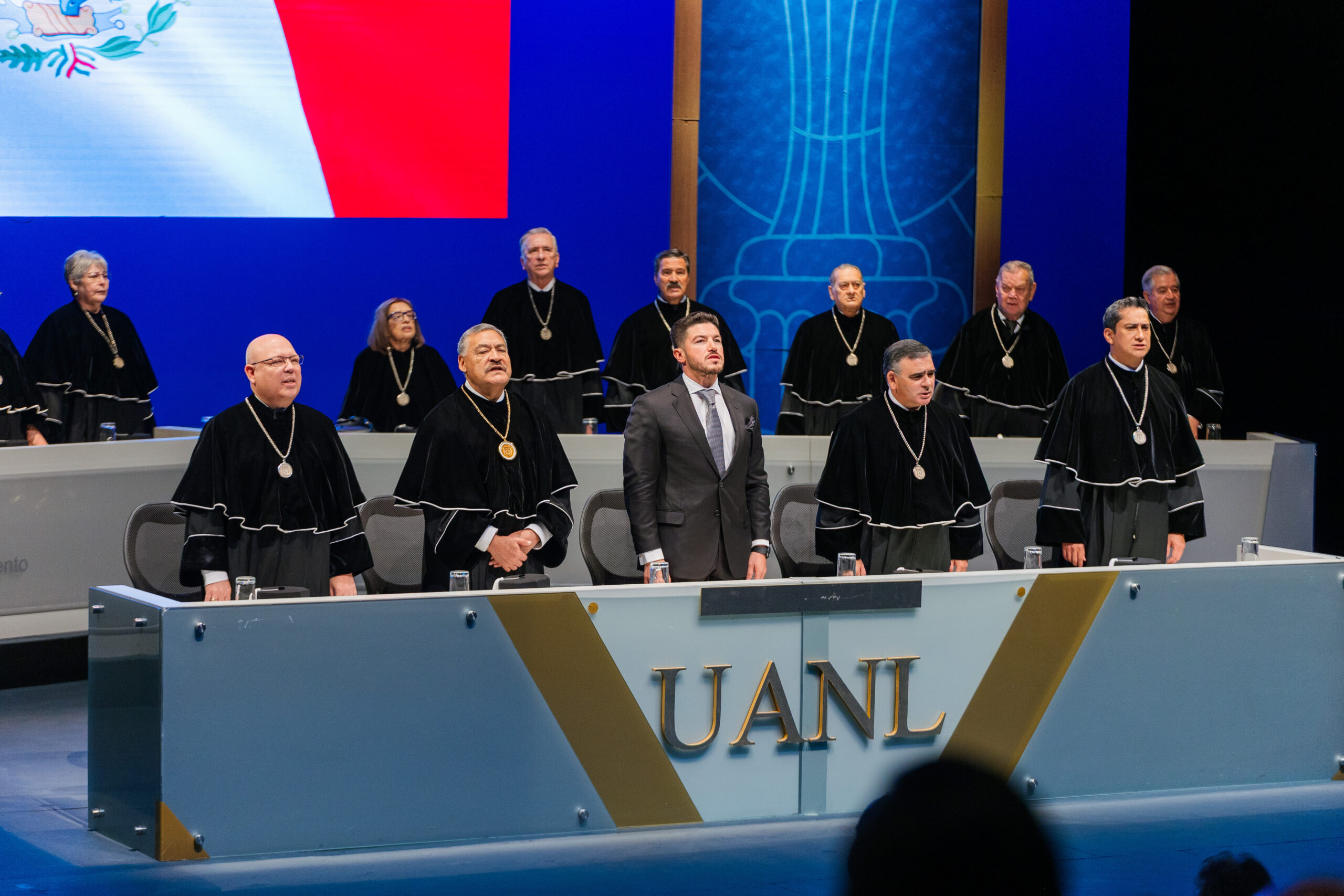 Encabeza Gobernador en entrega de distinción Honoris Causa y Medalla Alfonso Reyes de la UANL