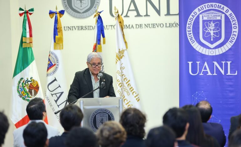UANL abre diálogo sobre inteligencia artificial y tecnologías en IT Summit