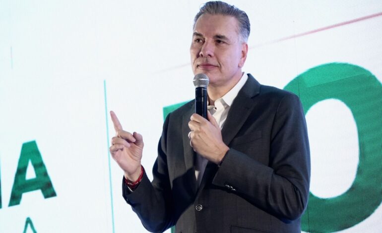 Samuel supera a Medina y al Bronco en todo, pero de manera negativa: Waldo