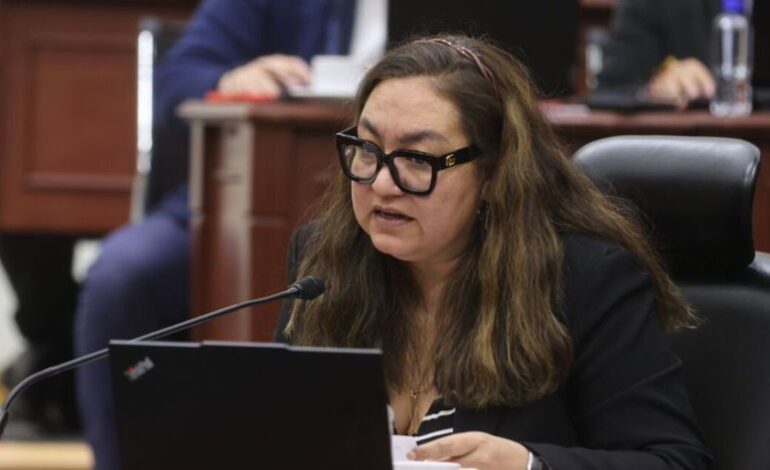 Renuncia la número dos del INE a un día del proceso electoral 2026-2027