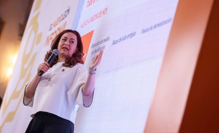Gobierno de Nuevo León anuncia que cambio de propietario de vehículo podrá hacerse por internet, en NLínea