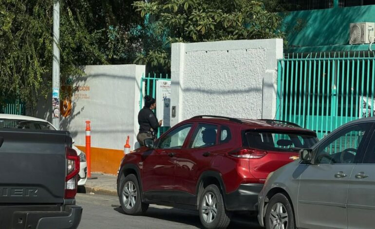 Fiscalía investiga caso de dos estudiantes intoxicadas con cristal en secundaria de Monterrey