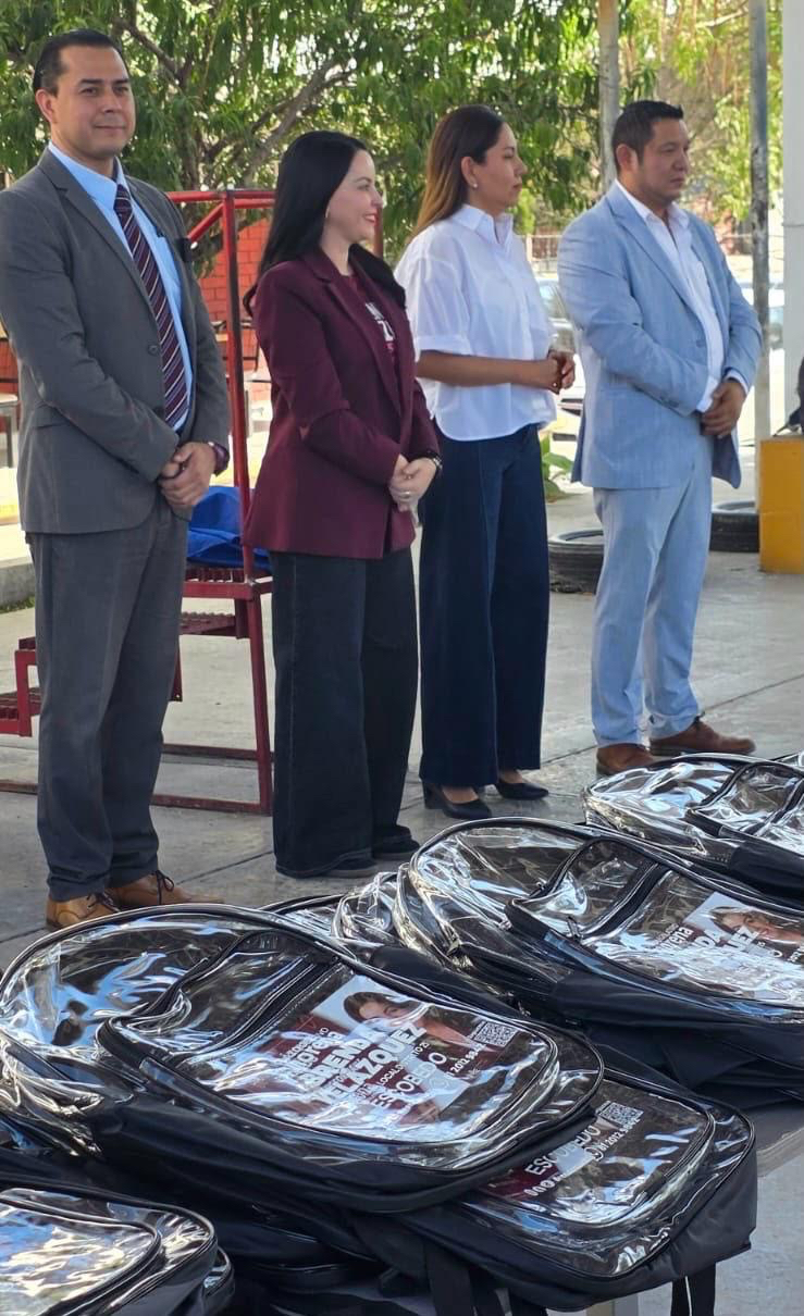 Lleva Brenda Velázquez prevención del delito a secundaria de Escobedo
