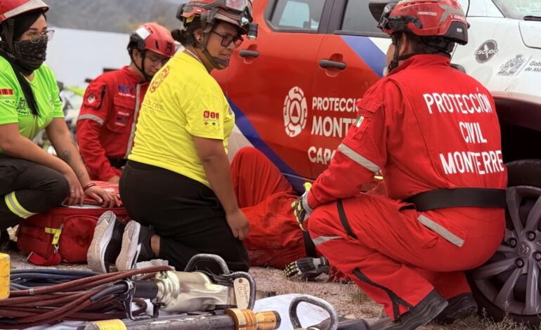 Brinda Protección Civil de Monterrey capacitación a rescatistas de Galeana