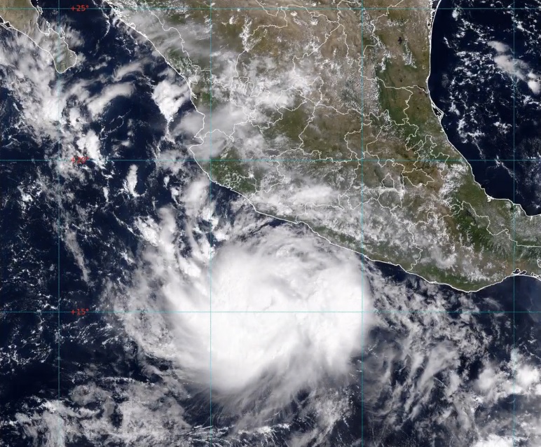 Tormenta Polo se convierte en huracán en costas del pacífico