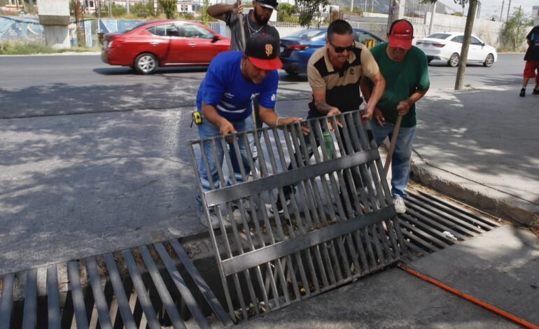 Realiza Gobierno de Monterrey limpieza preventiva ante pronósticos de lluvias