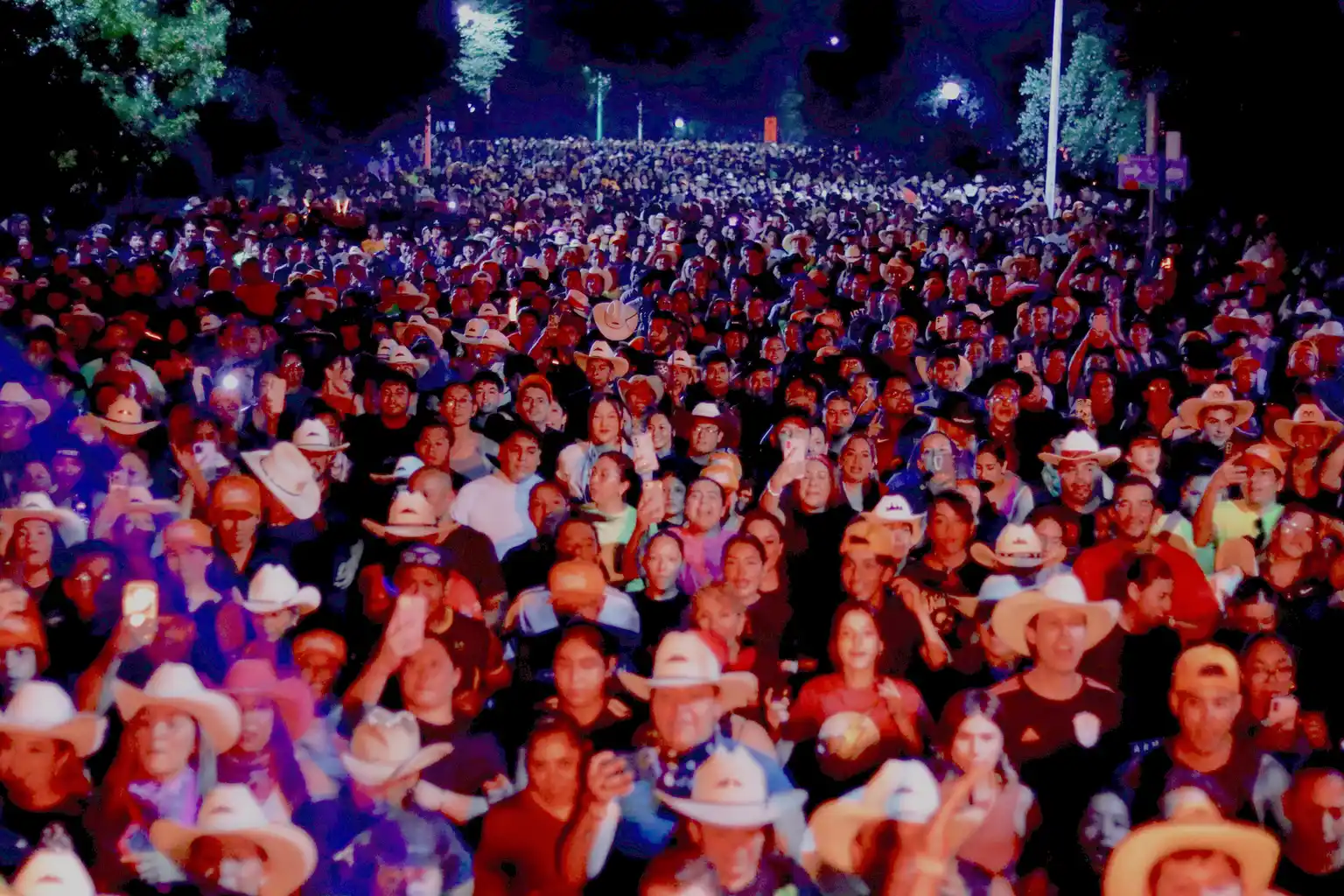 Participan miles en el Norteño Run en Parque Fundidora