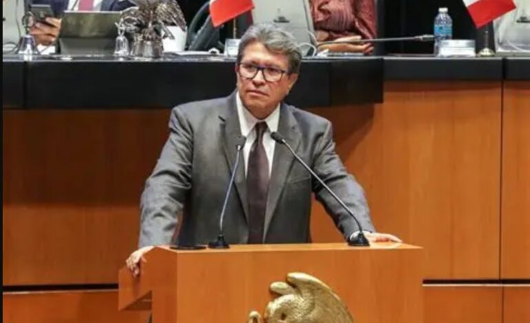 Iniciativa de doble nacionalidad no tiene una dedicatoria: diputado Ricardo Monreal